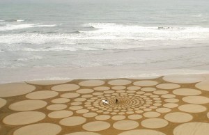Sand circles drawn by Jim Denevan